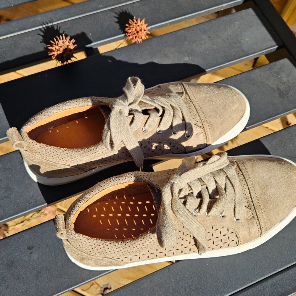 Report Shoes cutout suede Ambrose - Sz 8.5